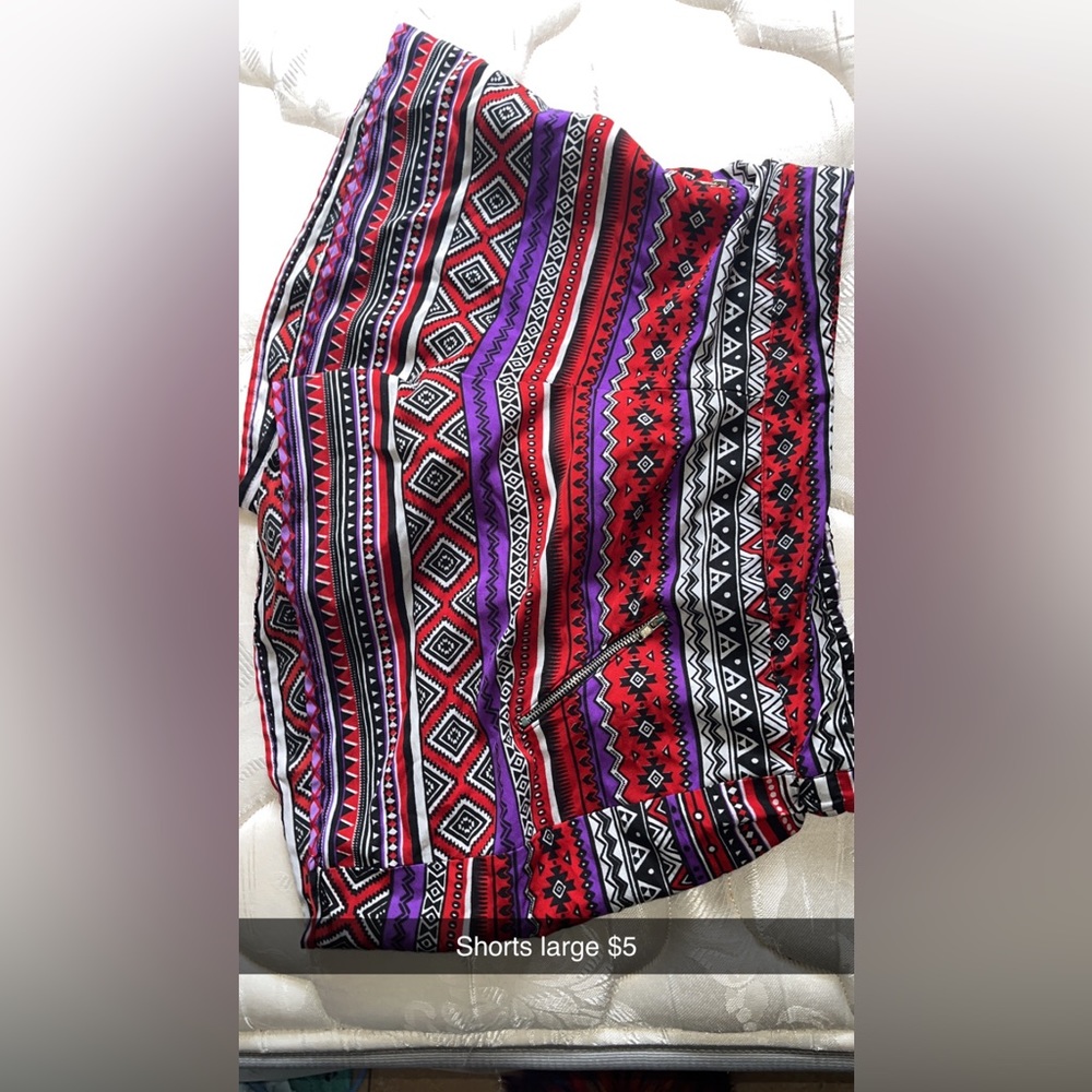 Selling clothes different sizes price is on there when you click on photo.